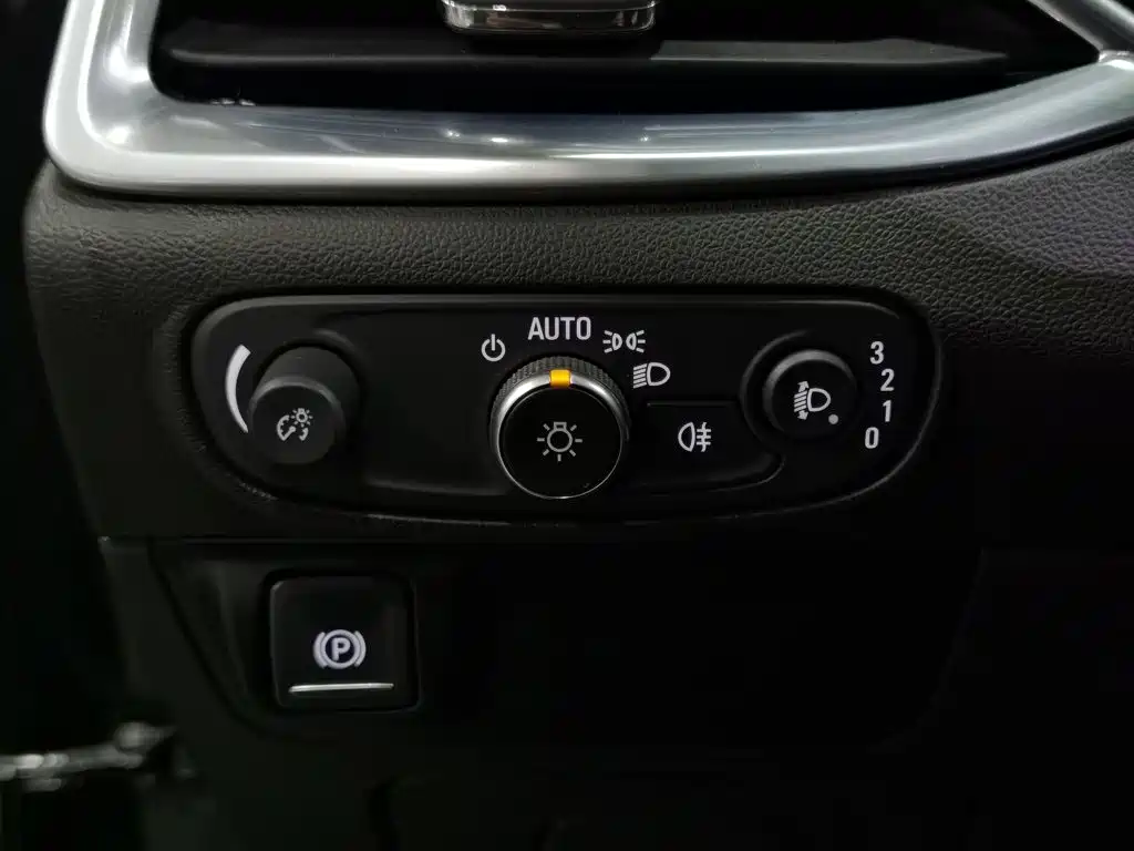 Buick Enclave — миниатюра 21