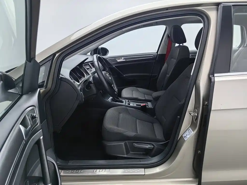 Volkswagen Golf — миниатюра 10