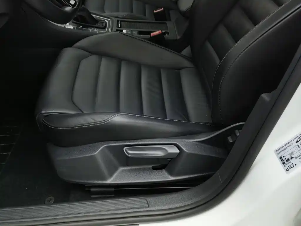 Volkswagen Golf — миниатюра 20