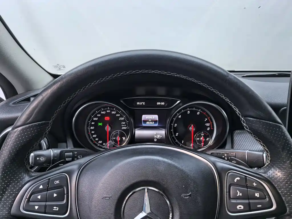 Mercedes-Benz GLA — миниатюра 11
