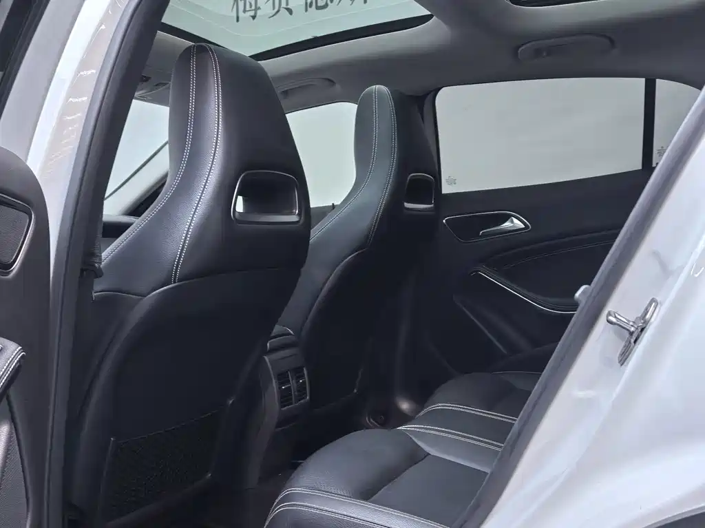 Mercedes-Benz GLA — миниатюра 6