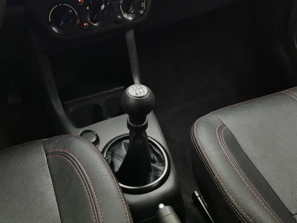 Suzuki Swift — миниатюра 13