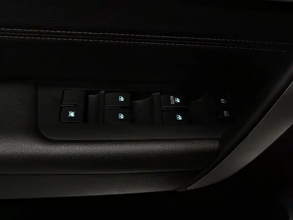 Chevrolet Captiva — миниатюра 9