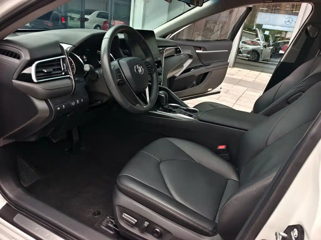 Toyota Camry — миниатюра 16