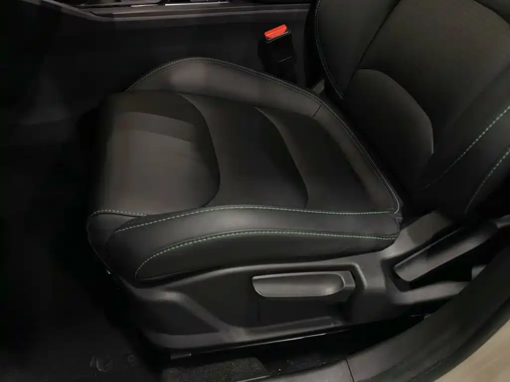Geely Emgrand S — миниатюра 20