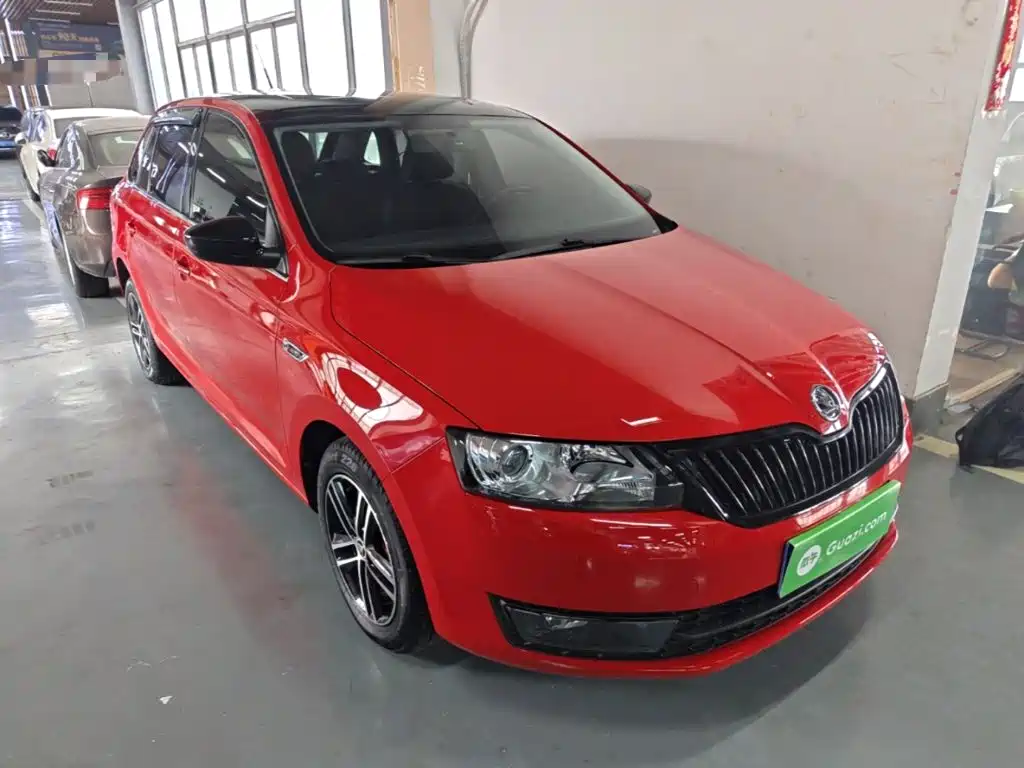 Skoda Rapid Spaceback — миниатюра 4