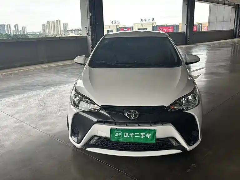 Toyota Yaris L — миниатюра 2