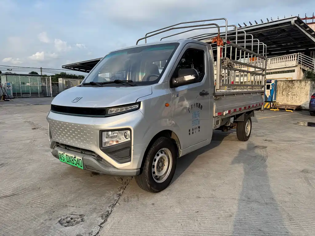 Yuan Cheng Yuan Cheng Xingxiang F1E