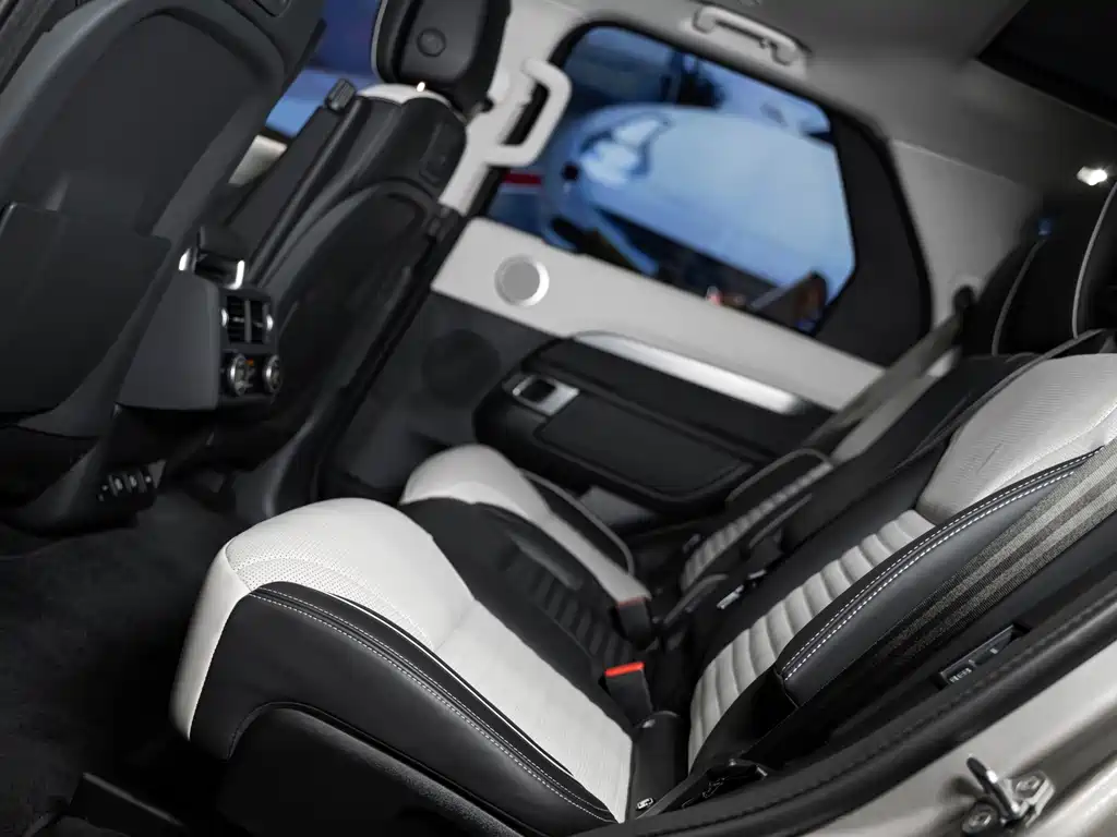 Land Rover Discovery — миниатюра 12