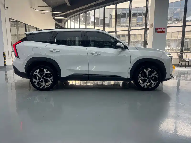 Geely Boyue L — миниатюра 11
