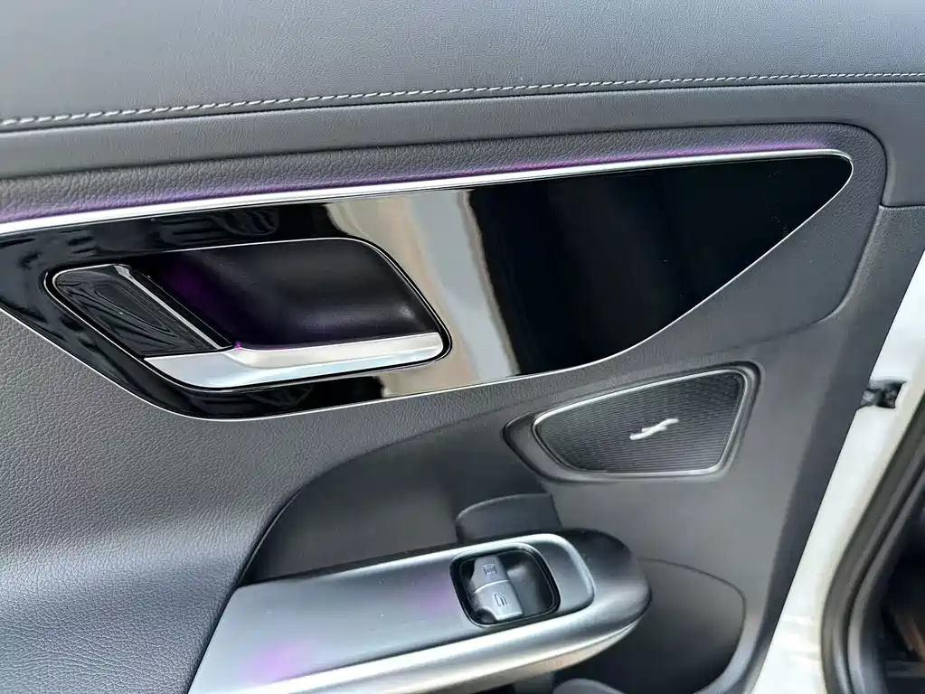 Mercedes-Benz C-Class — миниатюра 19