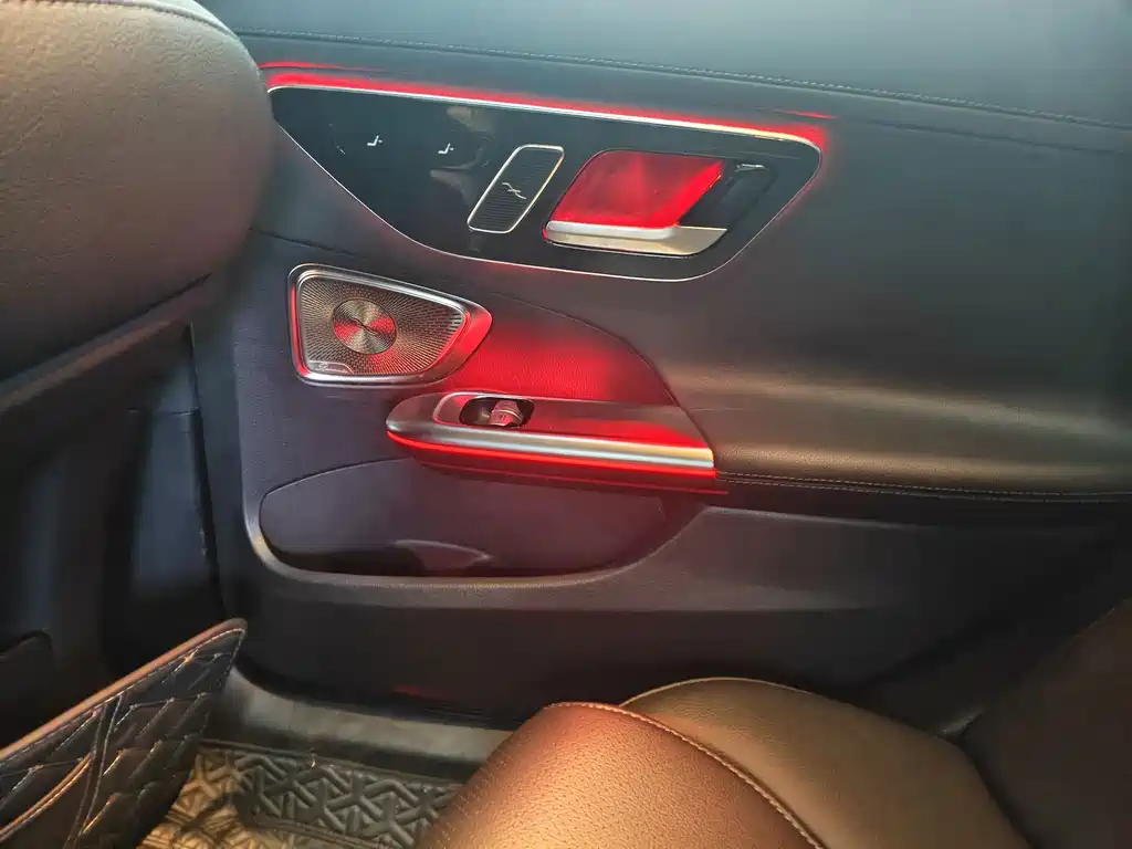 Mercedes-Benz C-Class — миниатюра 15