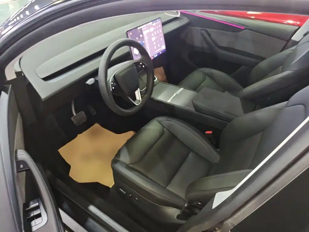 Tesla Model Y — миниатюра 16