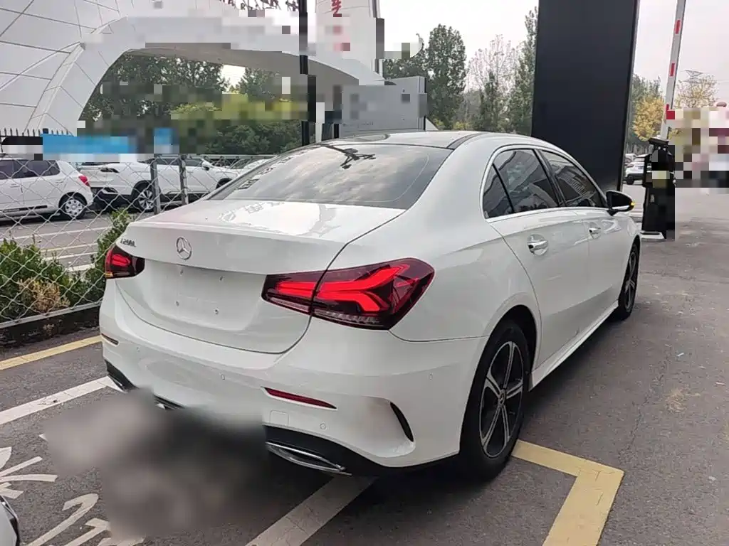 Mercedes-Benz A-Class 2022 — фото 4