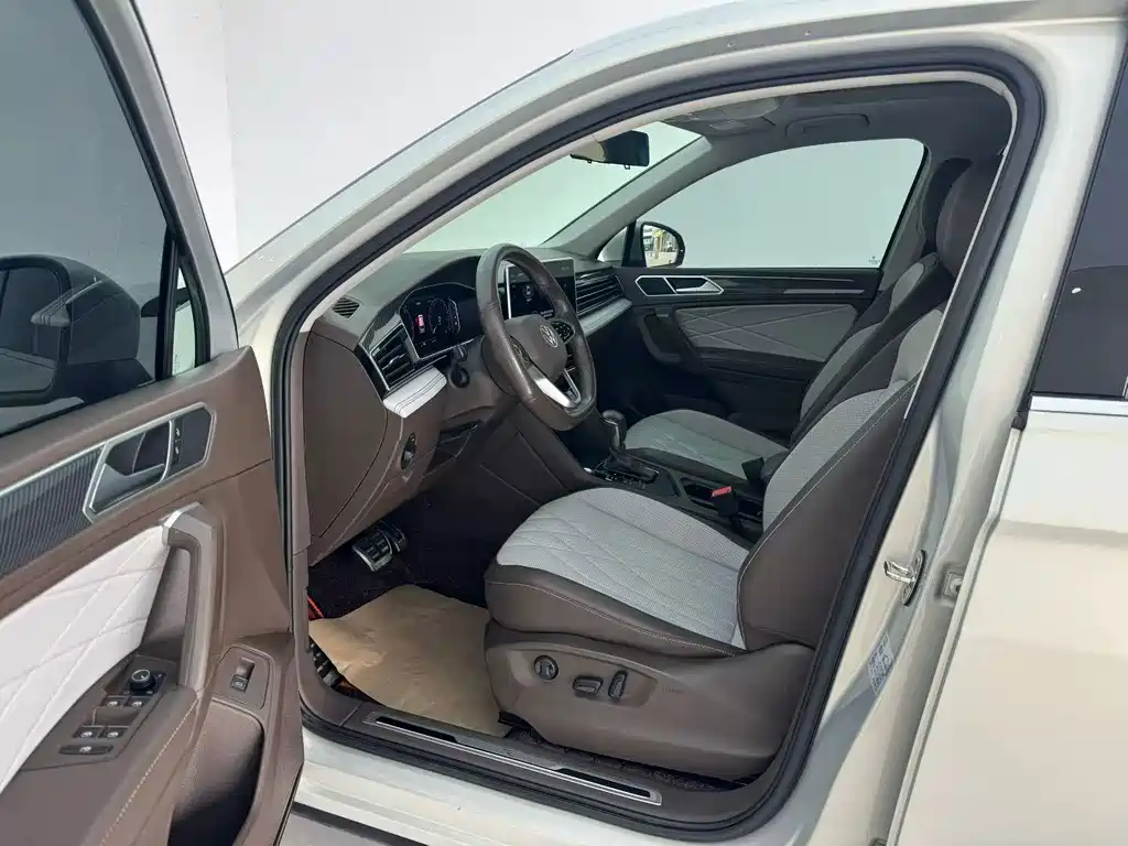 Volkswagen Tiguan L — миниатюра 7