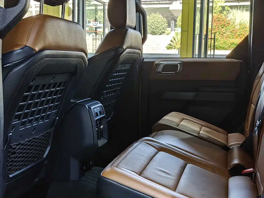Ford Bronco — миниатюра 15