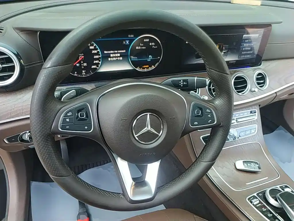 Mercedes-Benz E-Class — миниатюра 11
