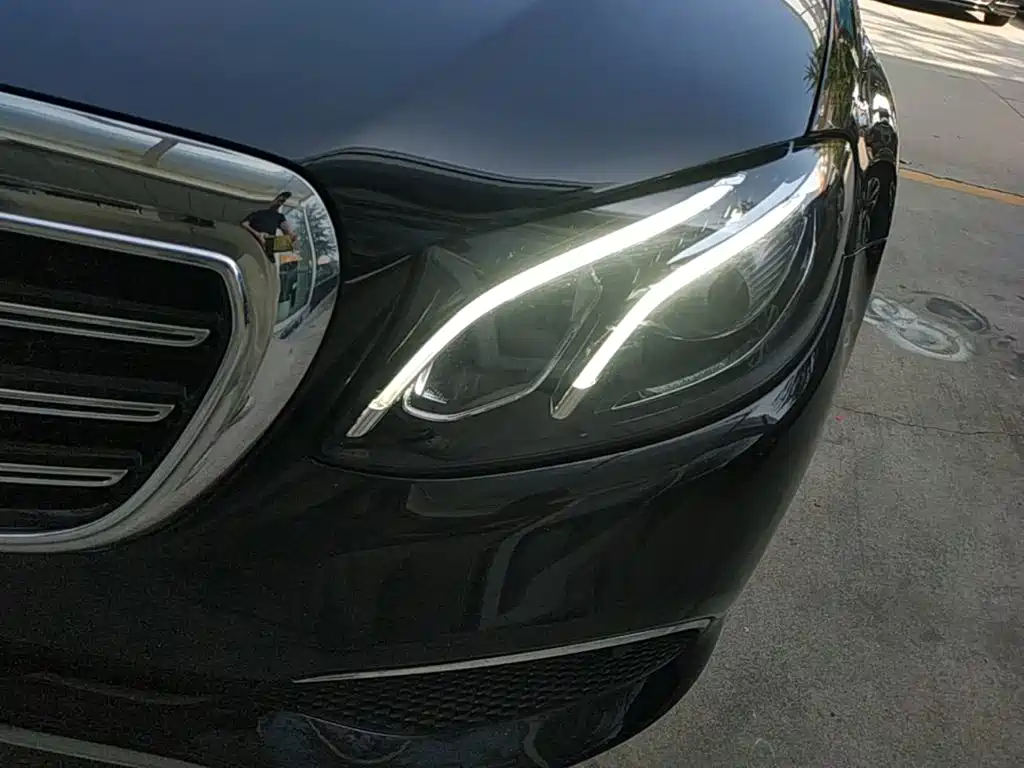 Mercedes-Benz E-Class — миниатюра 24