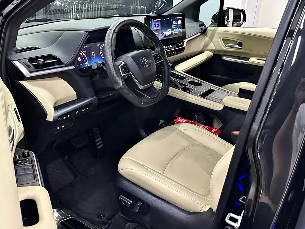 Toyota Granvia — миниатюра 8