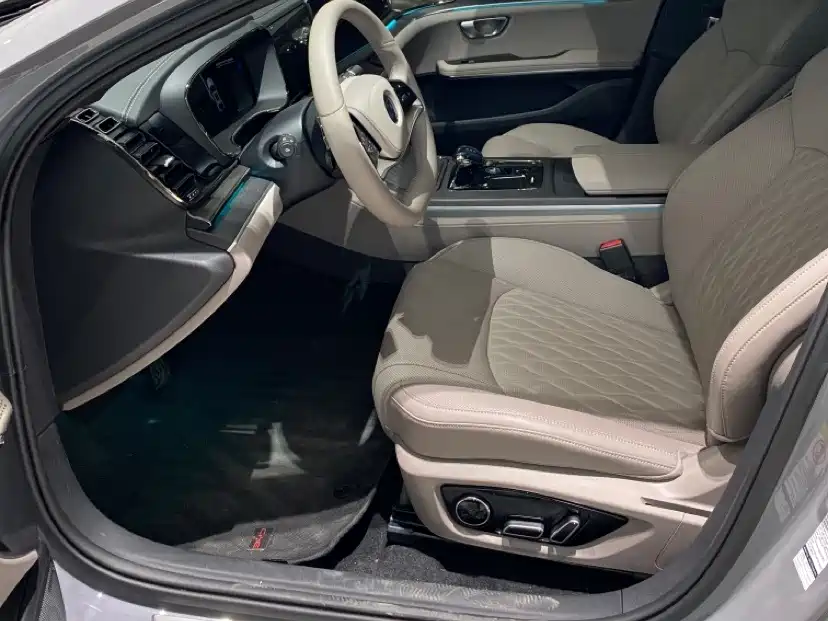 BYD Han 2025 DM-i Smart Drive 125KM Flagship