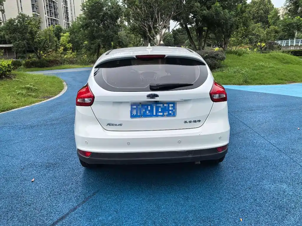 Ford Focus — миниатюра 8