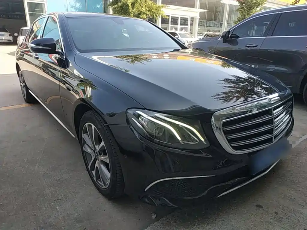 Mercedes-Benz E-Class — миниатюра 4