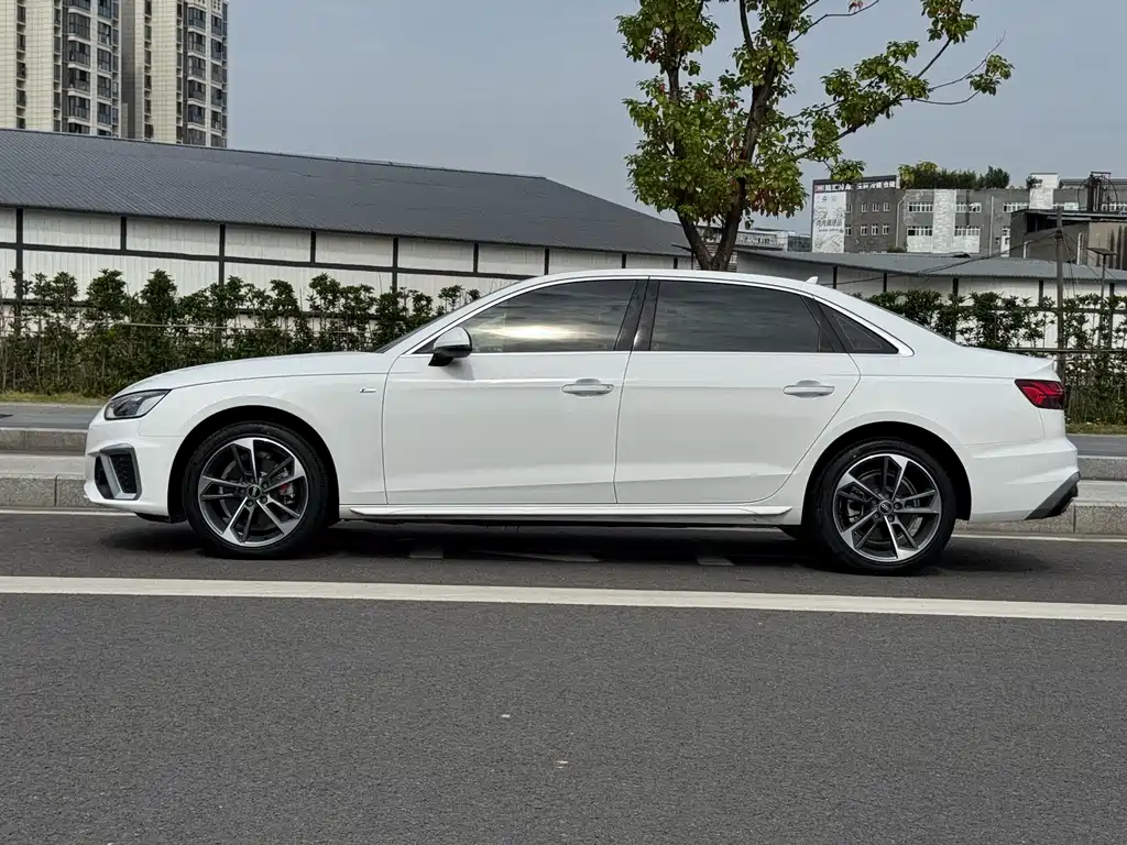 Audi A4L — миниатюра 13