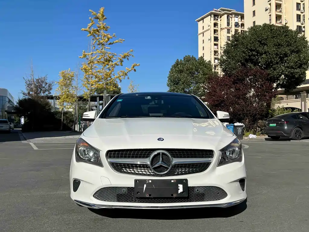 MERCEDES-BENZ CLA
