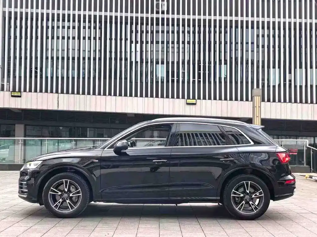 Audi Q5L — миниатюра 3