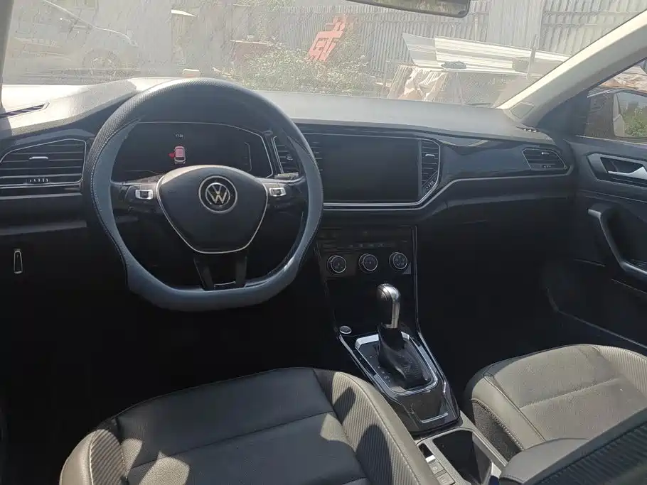 Volkswagen T-Roc — миниатюра 8