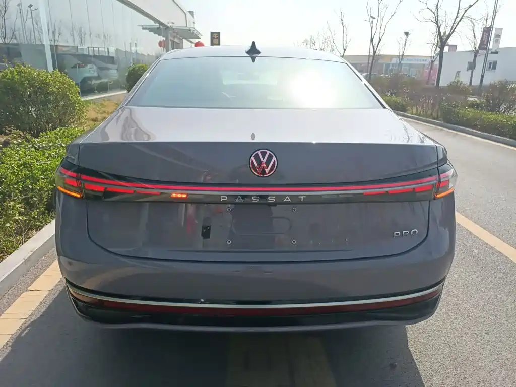 Volkswagen Passat 2025 Pro 380TSI