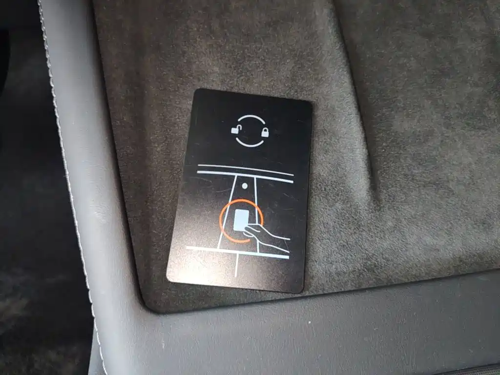 Tesla Model 3 — миниатюра 9
