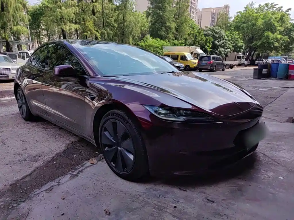 Tesla Model 3 — миниатюра 4