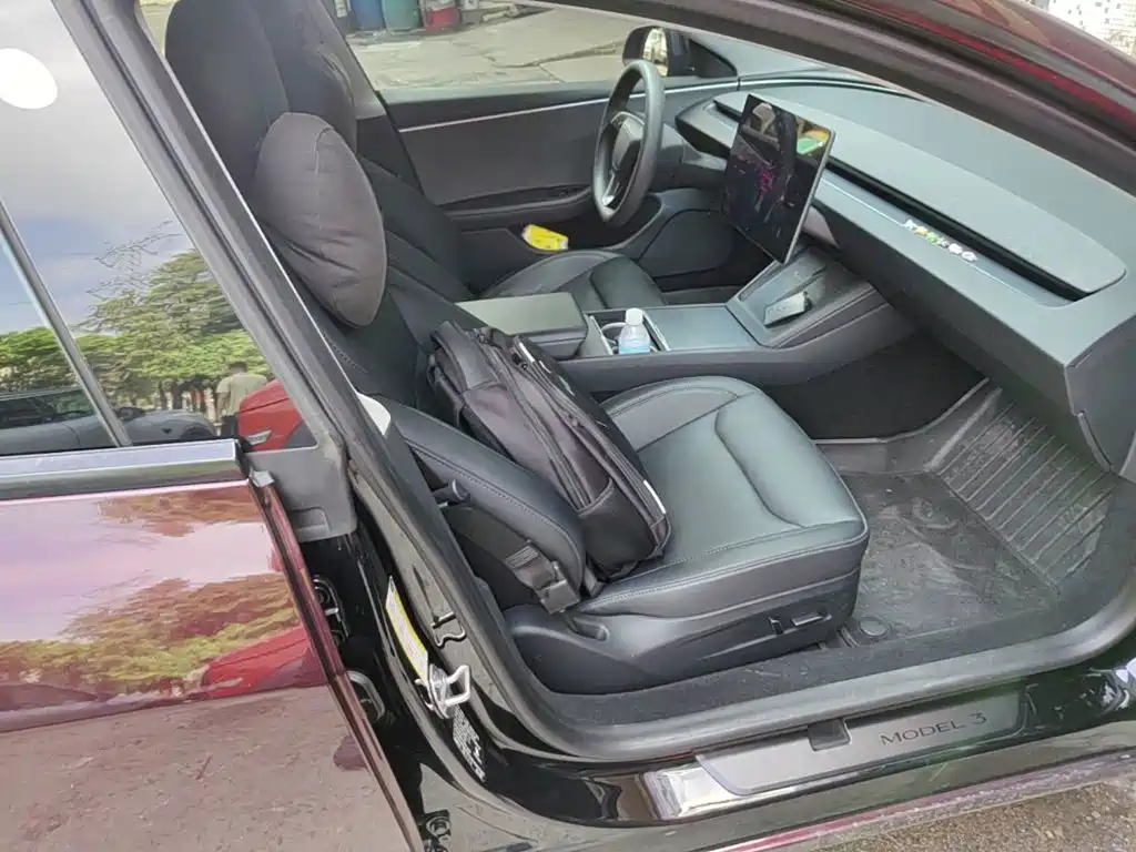 Tesla Model 3 — миниатюра 25