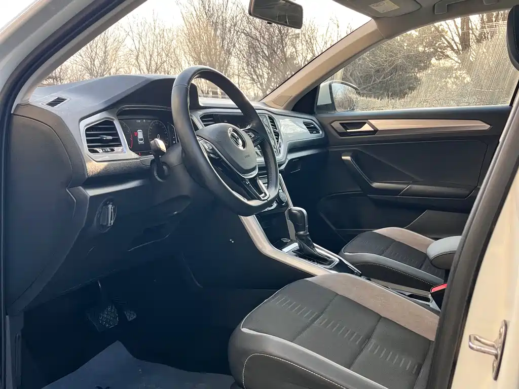 VOLKSWAGEN T ROC EXPLORING SONGS