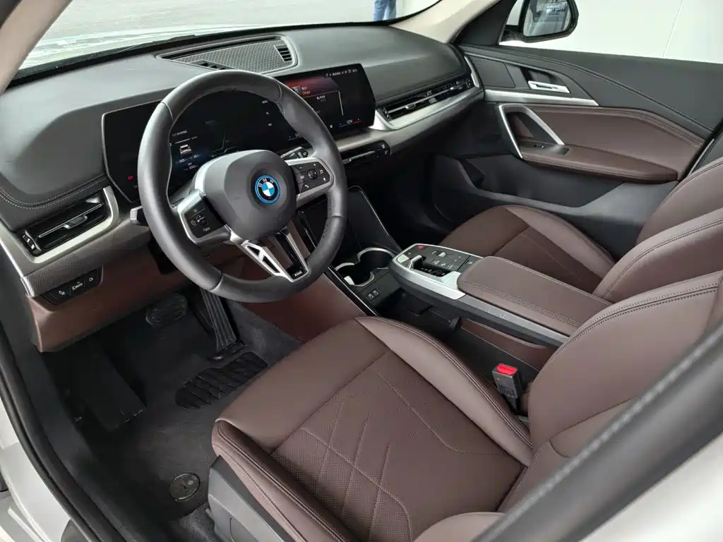 BMW iX1 — миниатюра 6