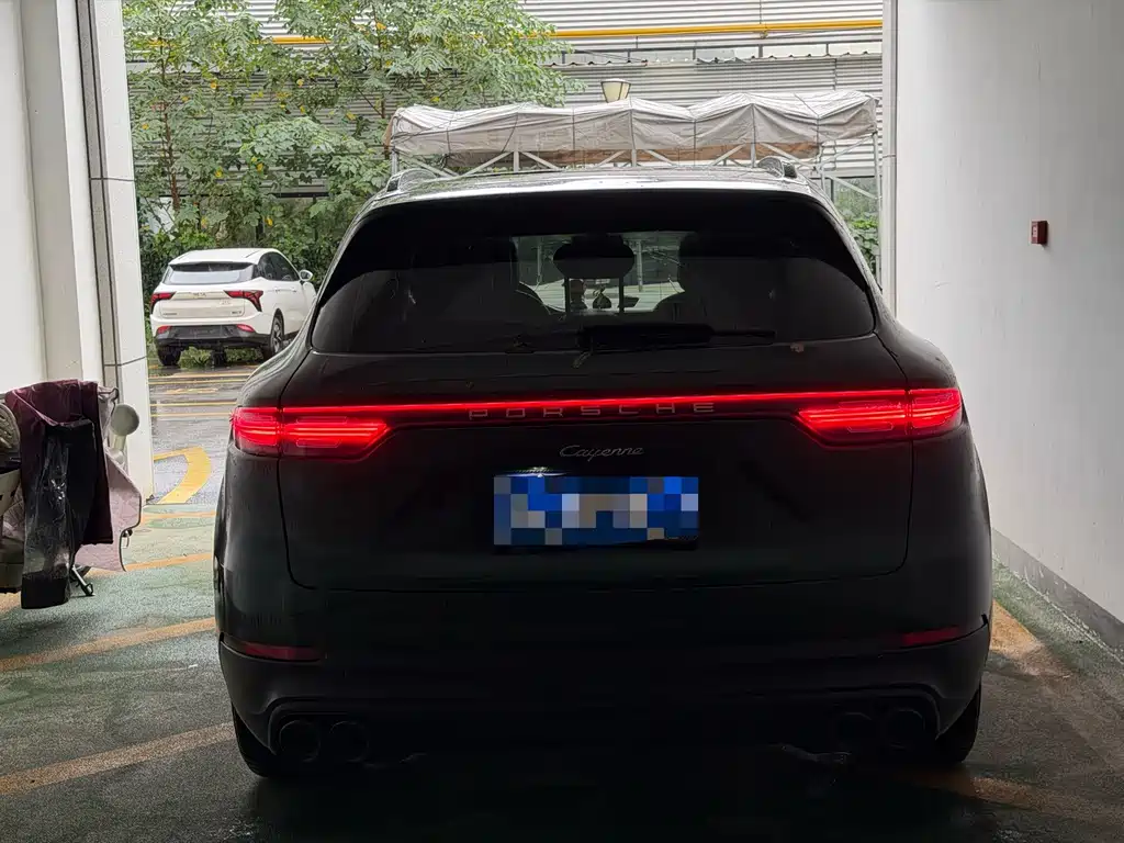 Porsche Cayenne — миниатюра 3