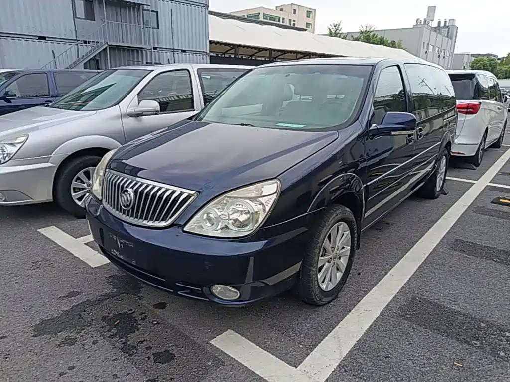 Buick GL8 — миниатюра 2