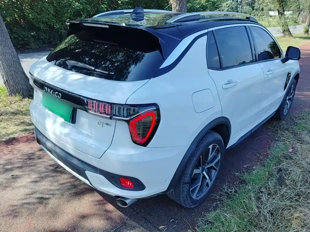 Lynk & Co 01 — миниатюра 7