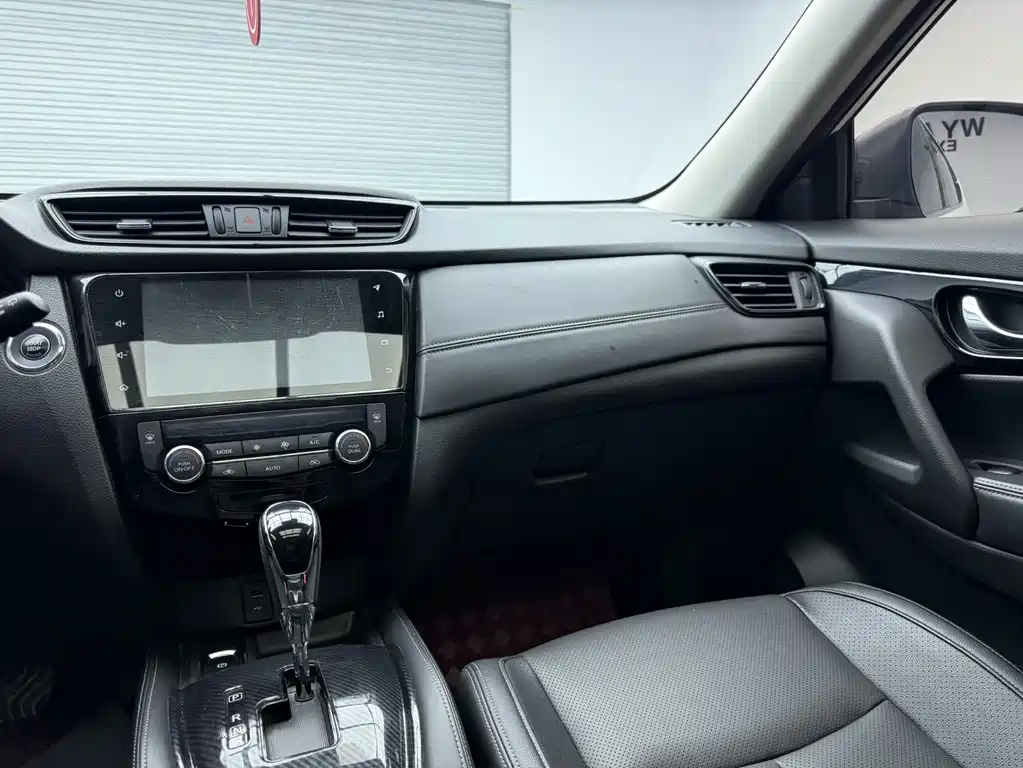 Nissan X-Trail — миниатюра 17