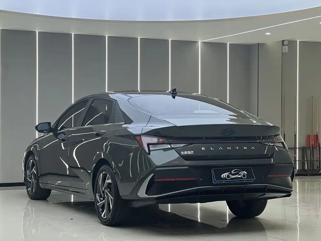 Hyundai Elantra — миниатюра 18