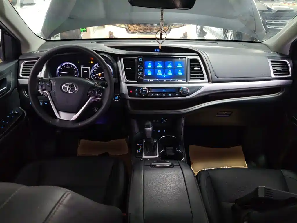 Toyota Highlander 2018 2.0T Luxury 7 мест VI