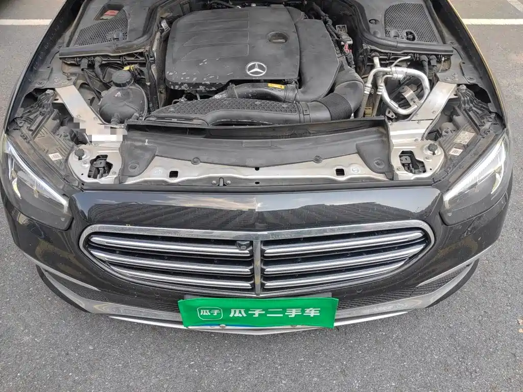 Mercedes-Benz E-Class — миниатюра 11