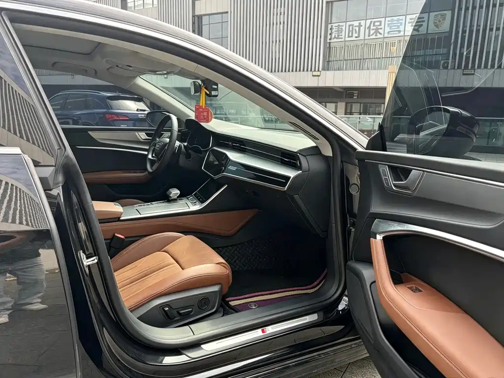 Audi A7L — миниатюра 9