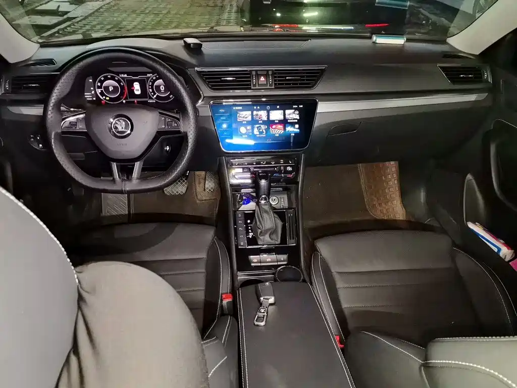 Skoda Superb — миниатюра 5
