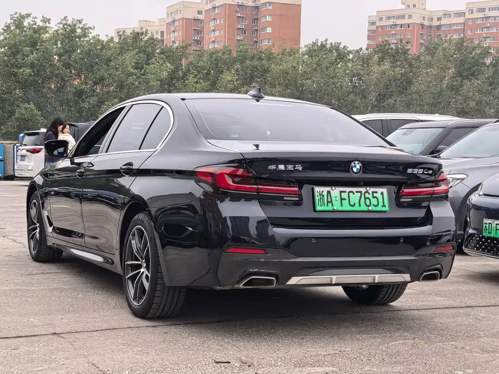 BMW 5 Series New Energy — миниатюра 11