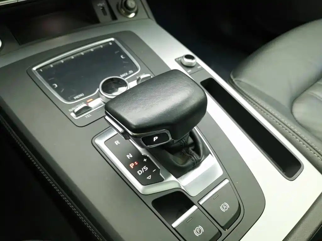 Audi Q5L — миниатюра 13