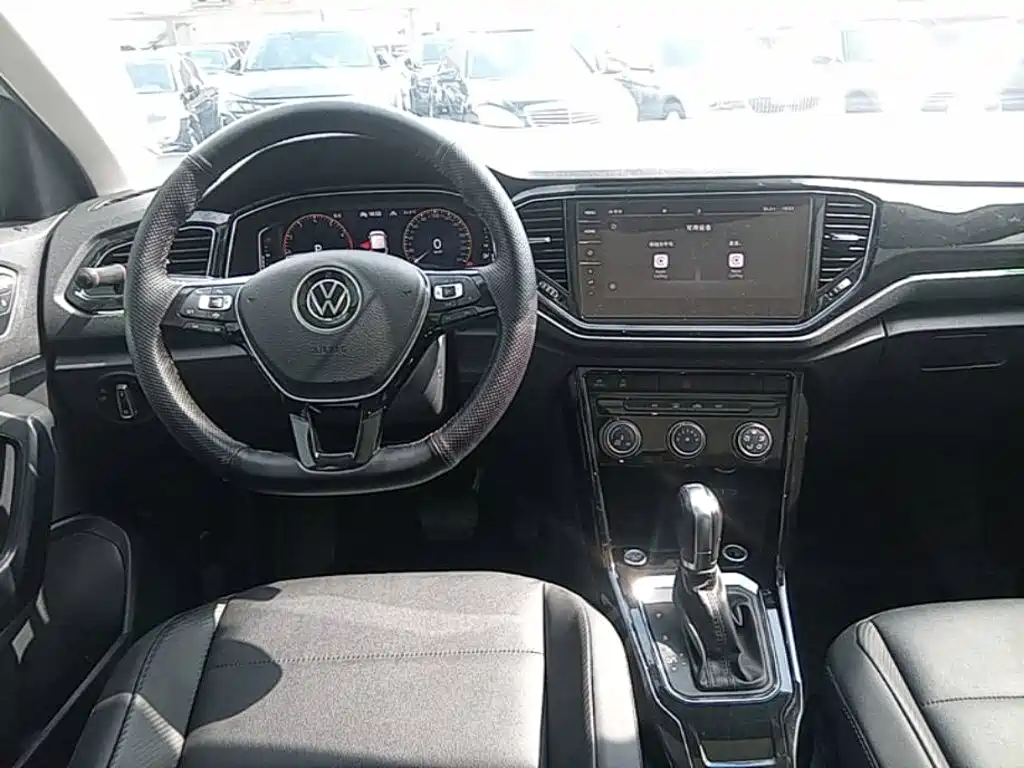 Volkswagen T-Roc — миниатюра 11
