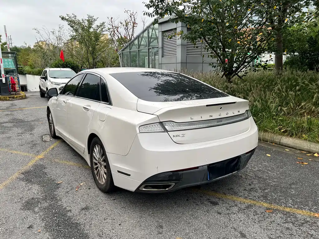 Lincoln MKZ — миниатюра 5
