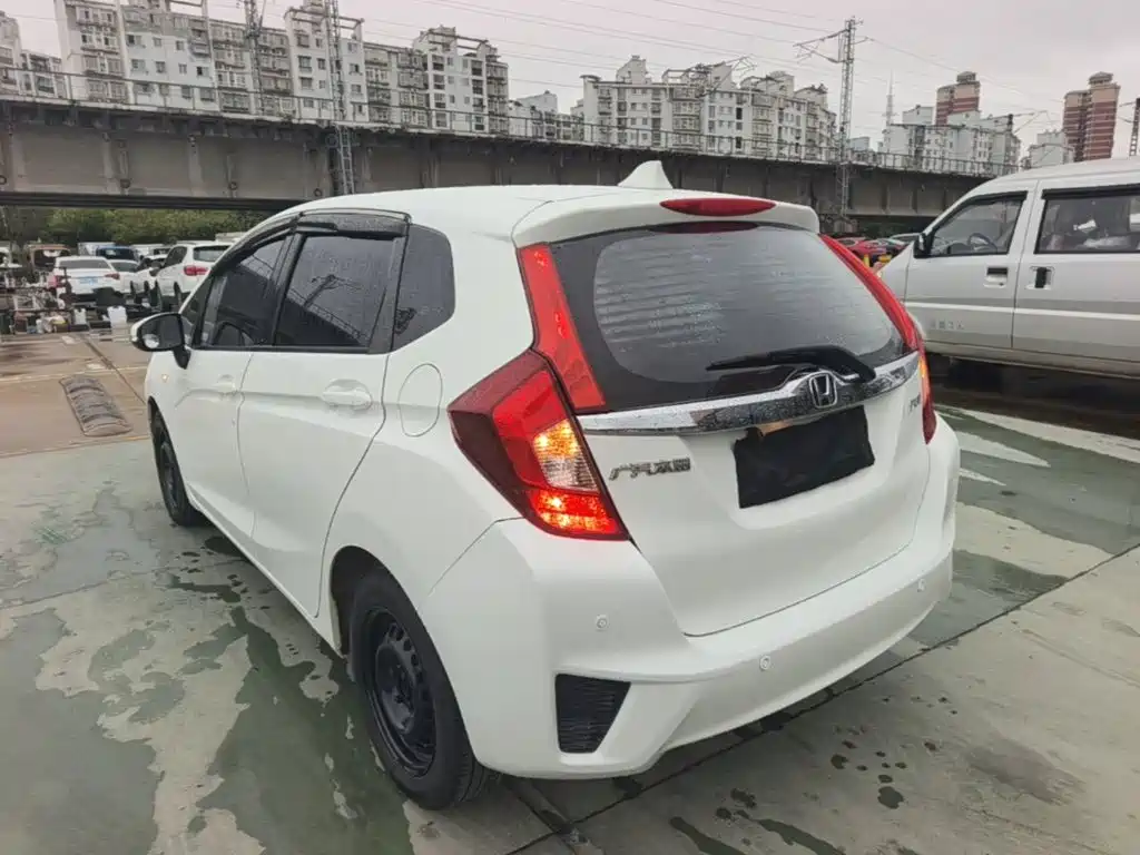 Honda Fit — миниатюра 5